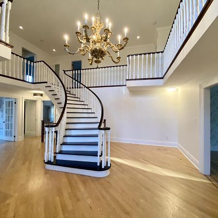 5000+ Sqft Cottage Near Toronto Bolton Екстериор снимка